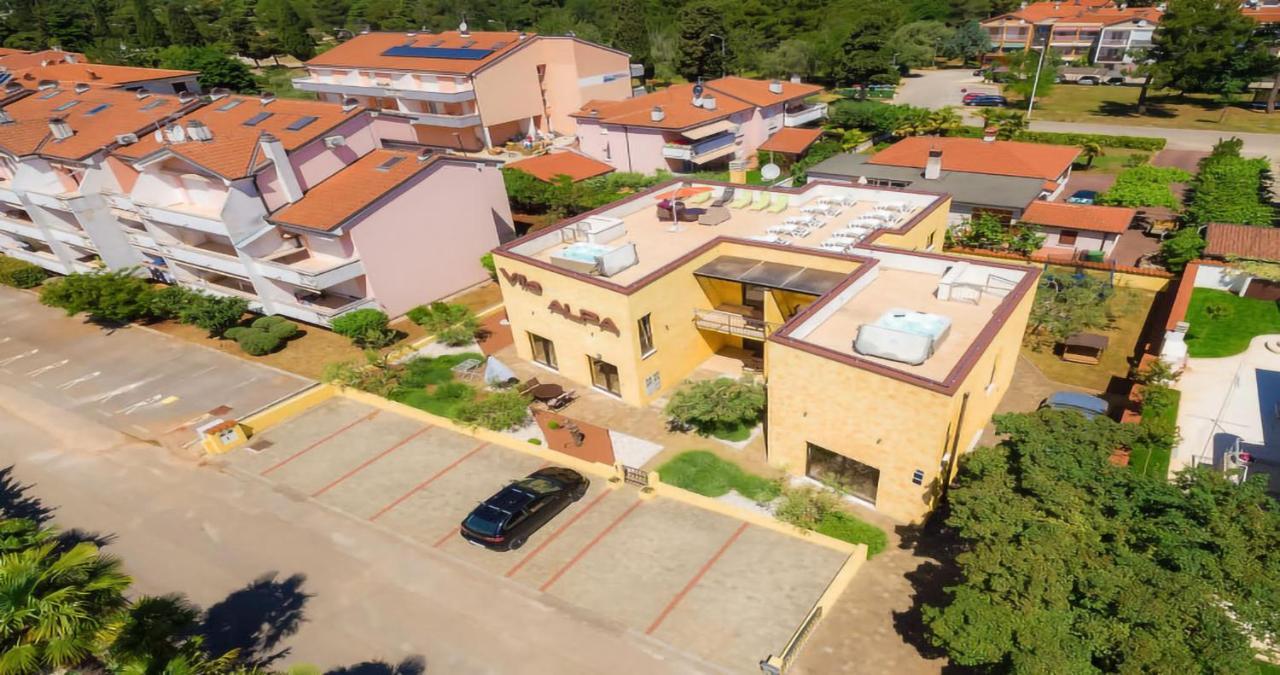 Villa Alpa Umag Exterior photo