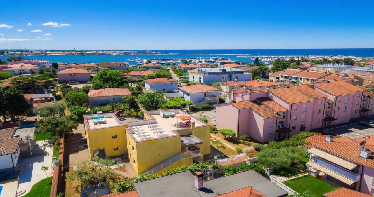 Villa Alpa Umag Exterior photo